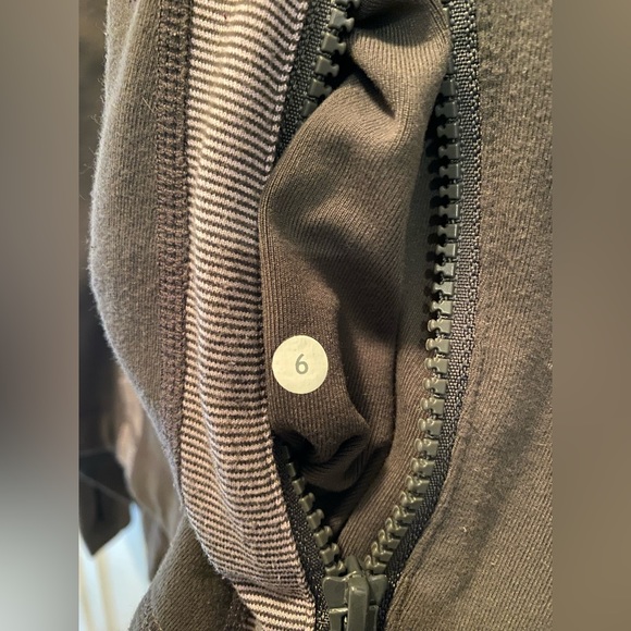 LuluLemon Define Jacket - Picture 6 of 6